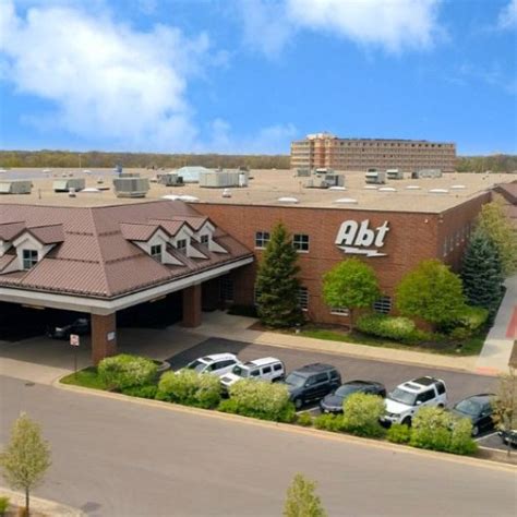 Abt Electronics, 1200 Milwaukee Ave, Glenview, IL 60025, US.